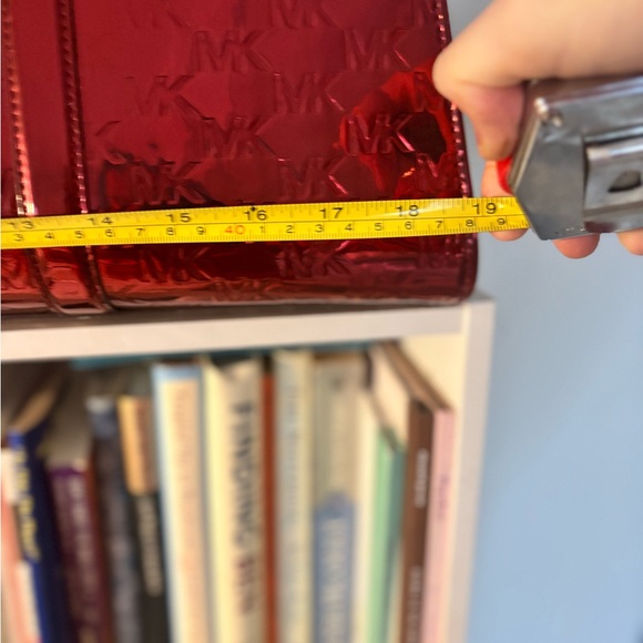 Gorgeous Red Metallic weekend (oversized) Structured Bag - Picture 4 of 7